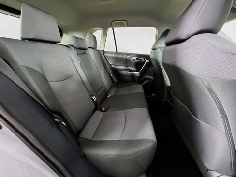 Used 2025 Toyota RAV4 XLE AWD/4WD image 25