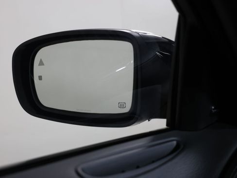 Used 2023 Chrysler 300 C RWD image 17