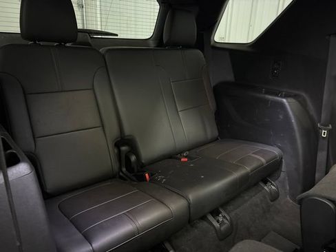 Used 2023 Chevrolet Traverse RS AWD/4WD image 16