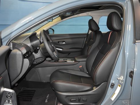 New 2025 Nissan Sentra SR w/ SR Premium Package image 5