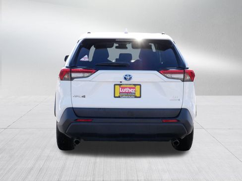 Used 2021 Toyota RAV4 LE image 6