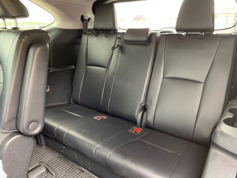 Used 2022 Toyota Highlander XLE AWD/4WD image 18