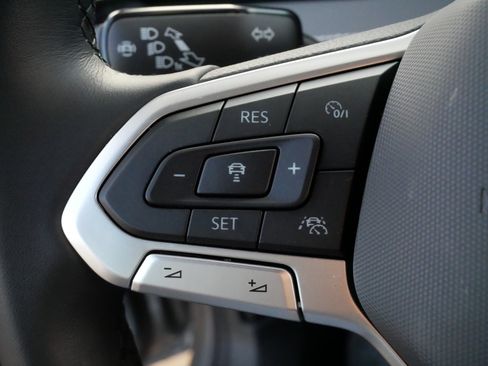 Certified 2025 Volkswagen Jetta SEL image 26