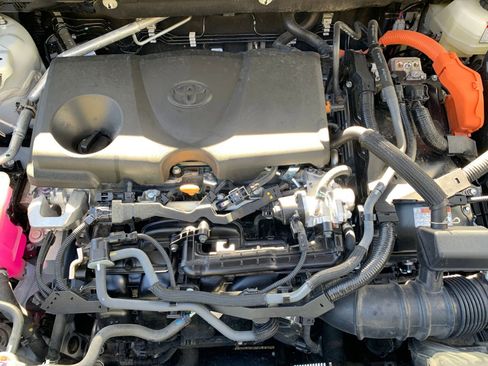 Used 2025 Toyota RAV4 LE image 31