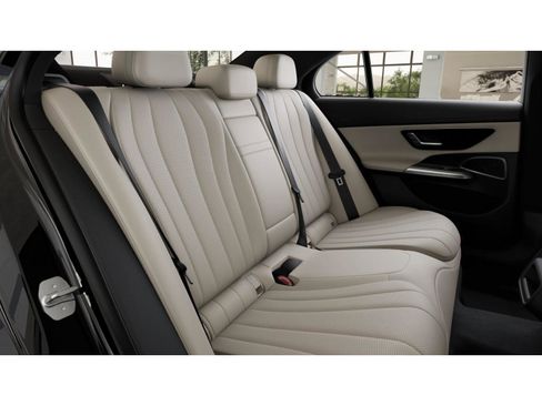 New 2026 Mercedes-Benz E 350 4MATIC Sedan image 6