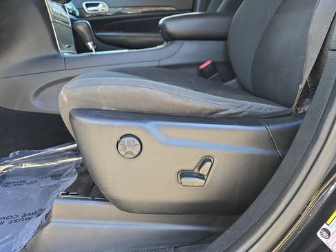 Used 2011 Jeep Grand Cherokee Laredo image 27