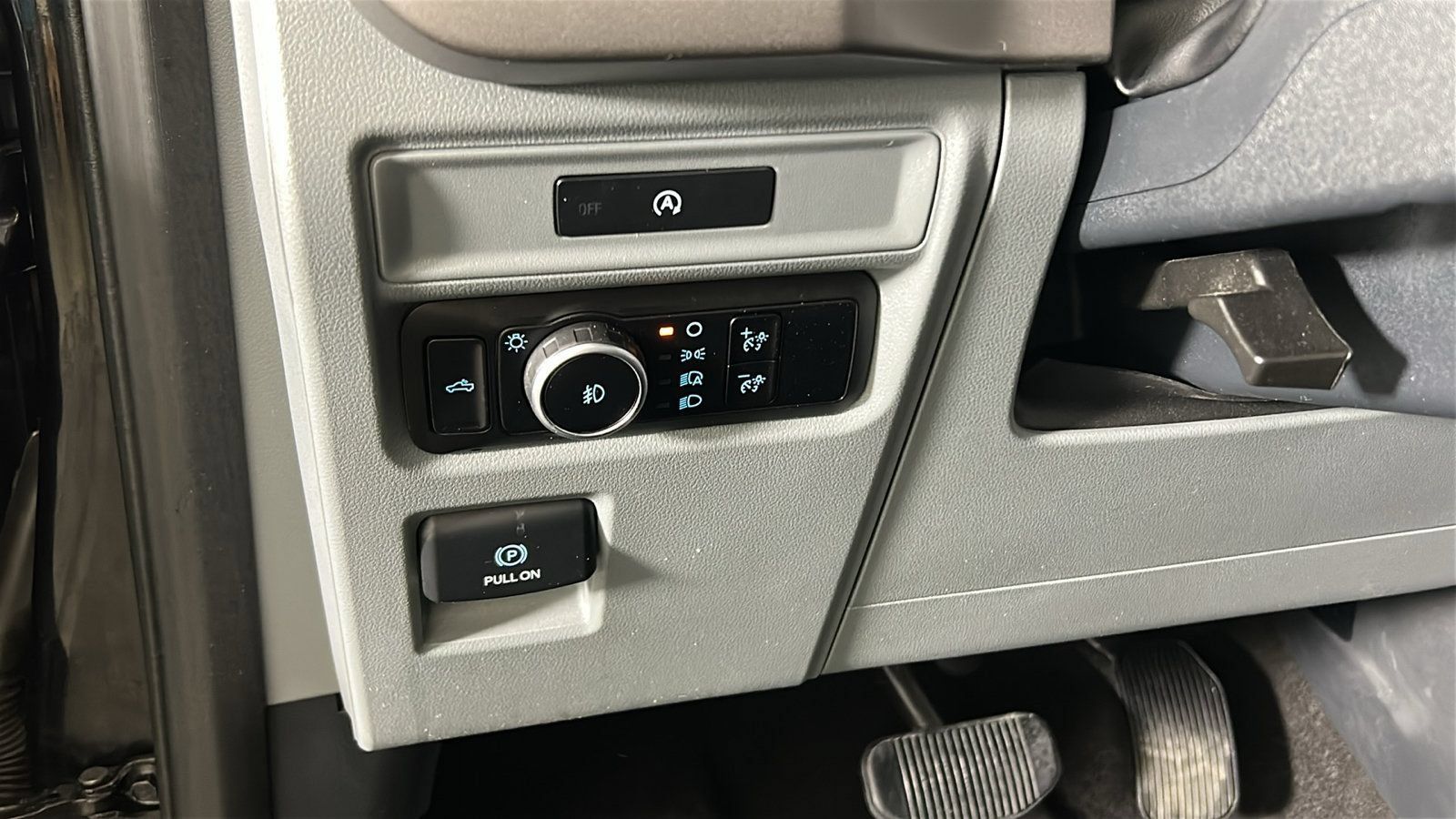 Used 2025 Ford F150 XLT w/ Equipment Group 301A Standard AWD/4WD image 23