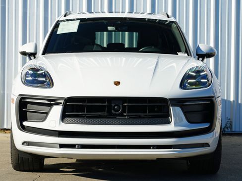 Used 2023 Porsche Macan image 7
