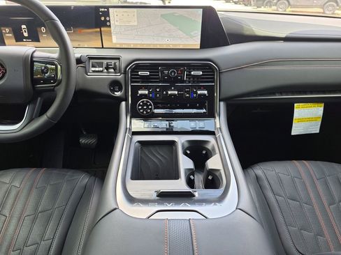 Used 2025 Nissan Armada PRO-4X w/ Pro-4X Premium Package AWD/4WD image 16