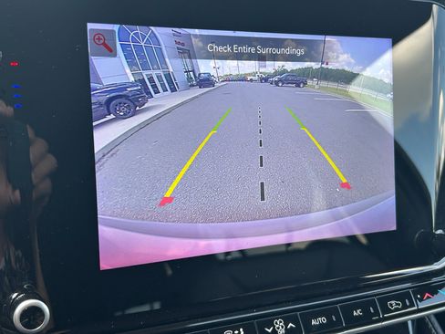 Used 2024 Jeep Wagoneer L Series II image 16