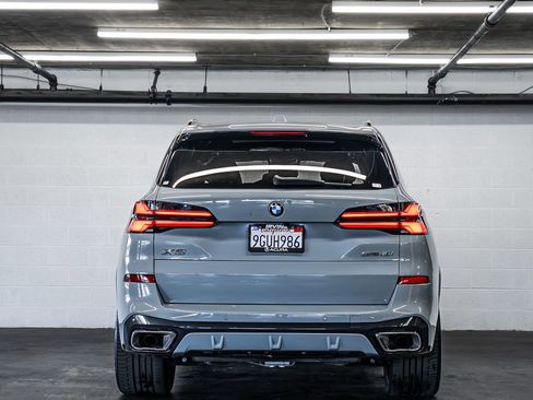 Used 2024 BMW X5 sDrive40i w/ M Sport Package RWD image 4