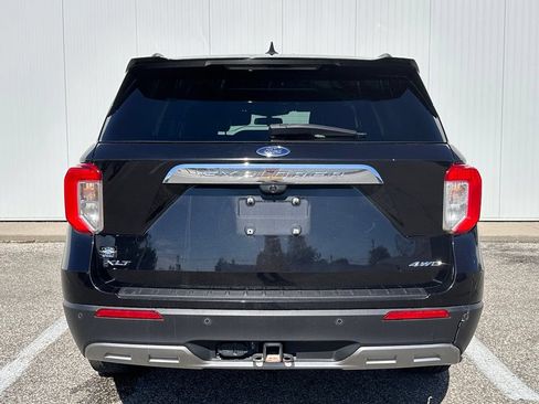 Certified 2022 Ford Explorer XLT w/ Equipment Group 202A AWD/4WD image 5