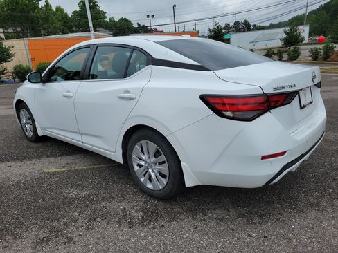 Used 2024 Nissan Sentra SV w/ All-Weather Package FWD image 7