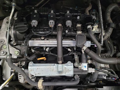 Used 2024 Nissan Versa SV FWD image 30