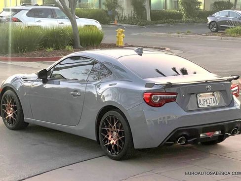 Used 2018 Toyota 86 image 7