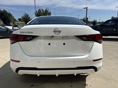 Used 2025 Nissan Sentra S FWD image 8