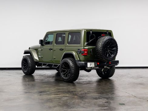Used 2024 Jeep Wrangler Unlimited Sahara AWD/4WD image 15