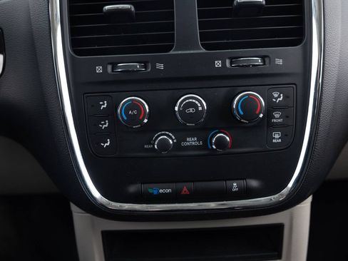 Used 2016 Dodge Grand Caravan SE w/ Quick Order Package 29E SE FWD image 35