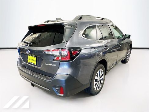 Used 2022 Subaru Outback Premium AWD/4WD image 5