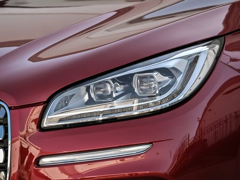 Used 2025 Lincoln Corsair Reserve AWD/4WD image 8