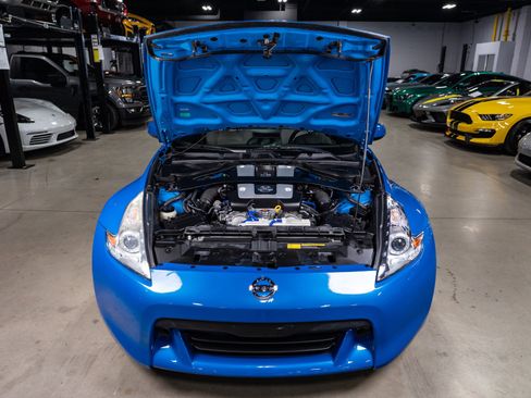 Used 2009 Nissan 370Z Touring image 17
