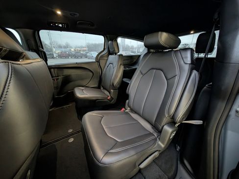 New 2026 Chrysler Voyager LX image 15