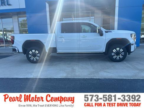 New 2026 GMC Sierra 2500 Denali w/ Snow Plow Prep/Camper Package AWD/4WD image 3