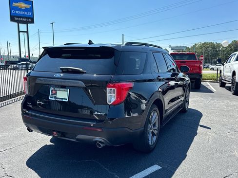 Used 2021 Ford Explorer XLT w/ Equipment Group 202A AWD/4WD image 6