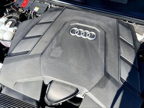 Used 2019 Audi Q8 Prestige w/ Luxury Package AWD/4WD image 33