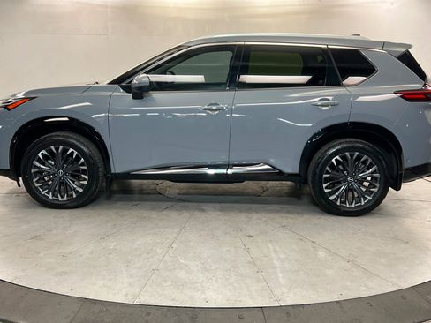 Used 2024 Nissan Rogue Platinum w/ Platinum Premium Package AWD/4WD image 2