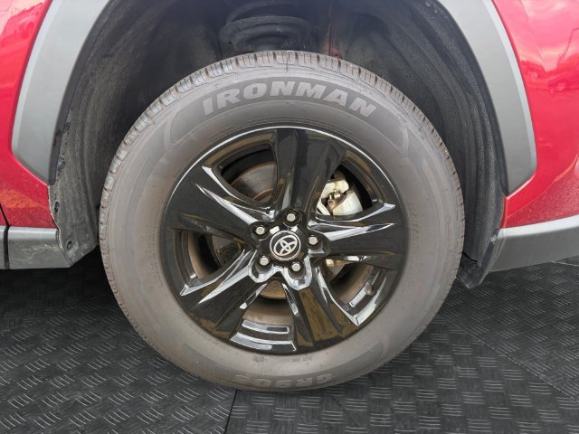 Used 2025 Toyota RAV4 XLE AWD/4WD image 7