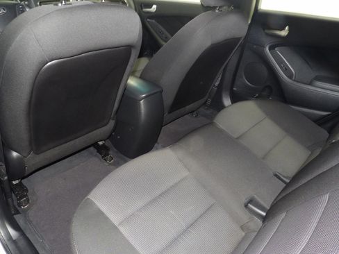 Used 2017 Kia Forte LX image 9