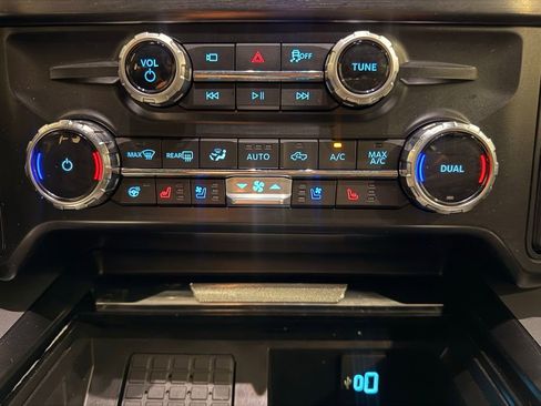 Used 2025 Ford F250 Lariat w/ Chrome Package AWD/4WD image 25
