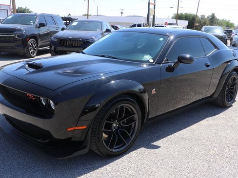 Used 2021 Dodge Challenger R/T Scat Pack RWD image 3