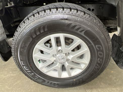 Certified 2021 Nissan Frontier SV image 18