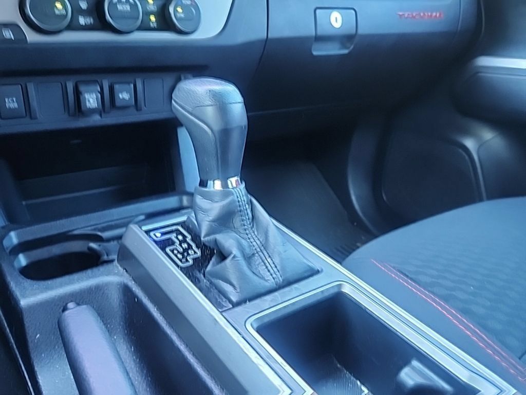 Used 2021 Toyota Tacoma SR5 RWD image 18