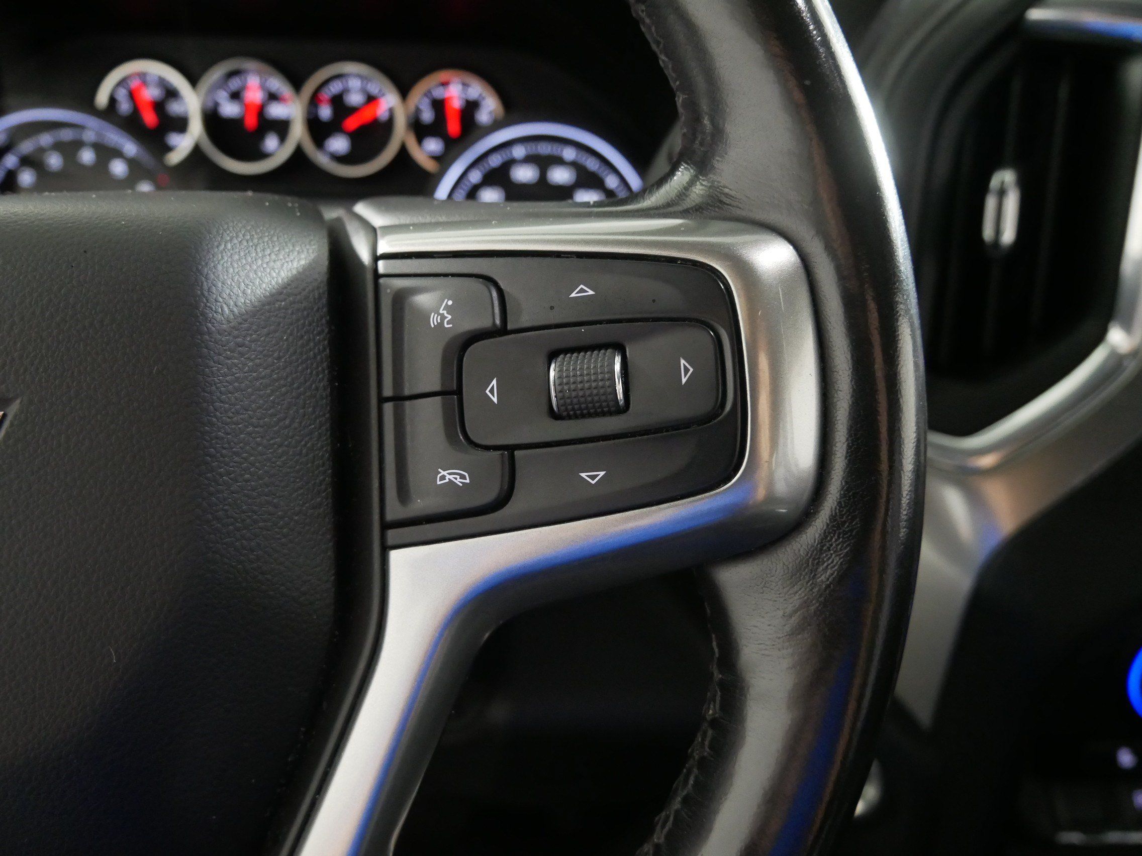 Certified 2021 Chevrolet Silverado 1500 LT Trail Boss w/ Convenience Package II AWD/4WD image 28
