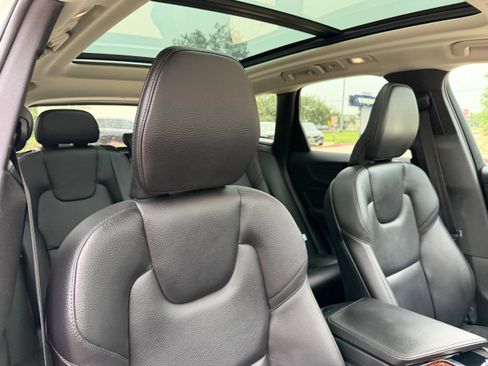 Certified 2023 Volvo XC60 B5 Plus w/ Protection Package Premier FWD image 11