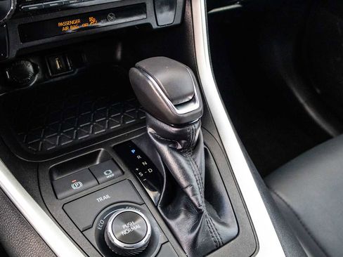 Used 2022 Toyota RAV4 XLE Premium AWD/4WD image 29