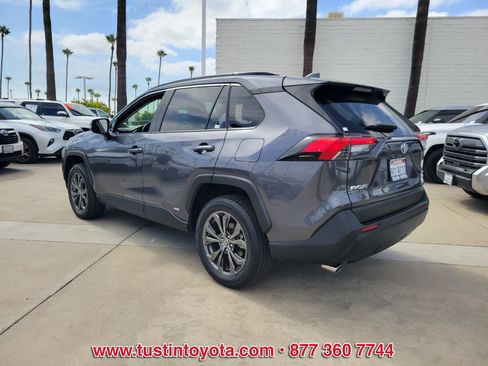 Certified 2022 Toyota RAV4 XLE Premium AWD/4WD image 6