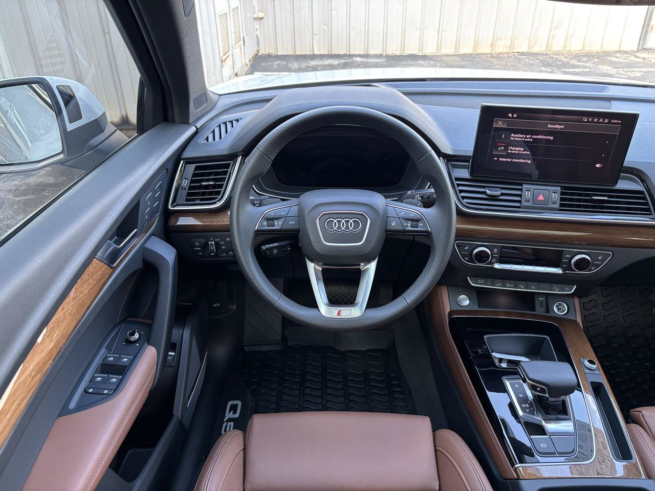 Used 2024 Audi Q5 e Prestige AWD/4WD image 5