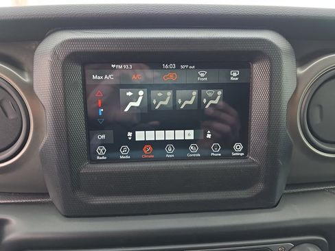 Used 2023 Jeep Wrangler Unlimited Sport AWD/4WD image 26