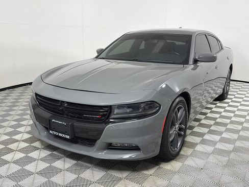 Used 2019 Dodge Charger SXT AWD/4WD image 10