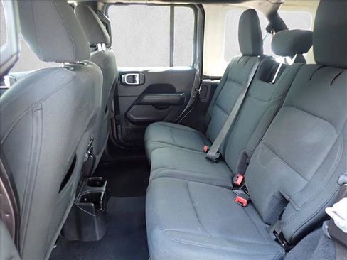 Used 2020 Jeep Wrangler Unlimited Sahara AWD/4WD image 9