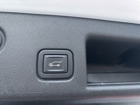 Used 2023 Chevrolet Equinox RS w/ RS Leather Package image 13