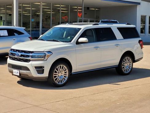 Used 2024 Ford Expedition Max Limited image 3