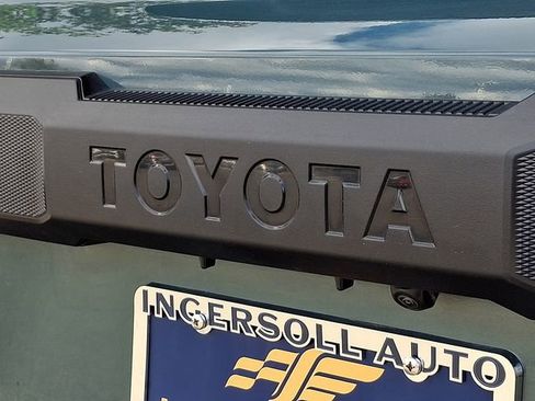 Used 2025 Toyota 4Runner TRD Off-Road image 33