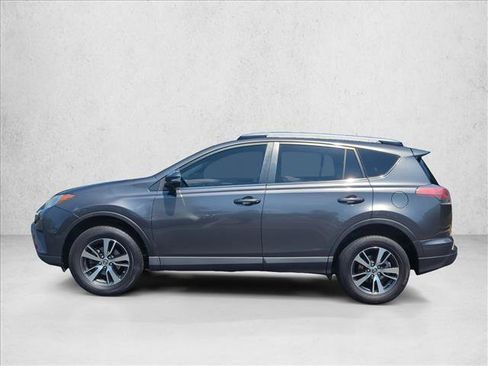 Used 2018 Toyota RAV4 XLE FWD image 14