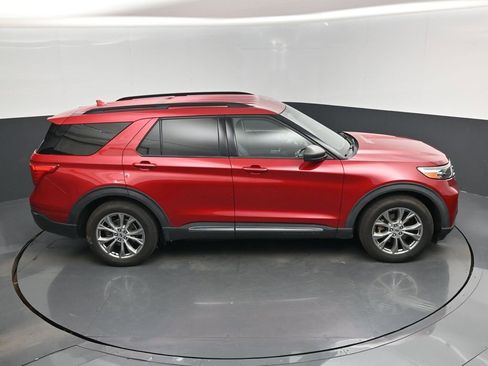 Used 2020 Ford Explorer XLT w/ Equipment Group 202A image 38