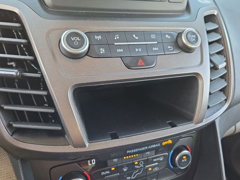 Used 2022 Ford Transit Connect XL image 24